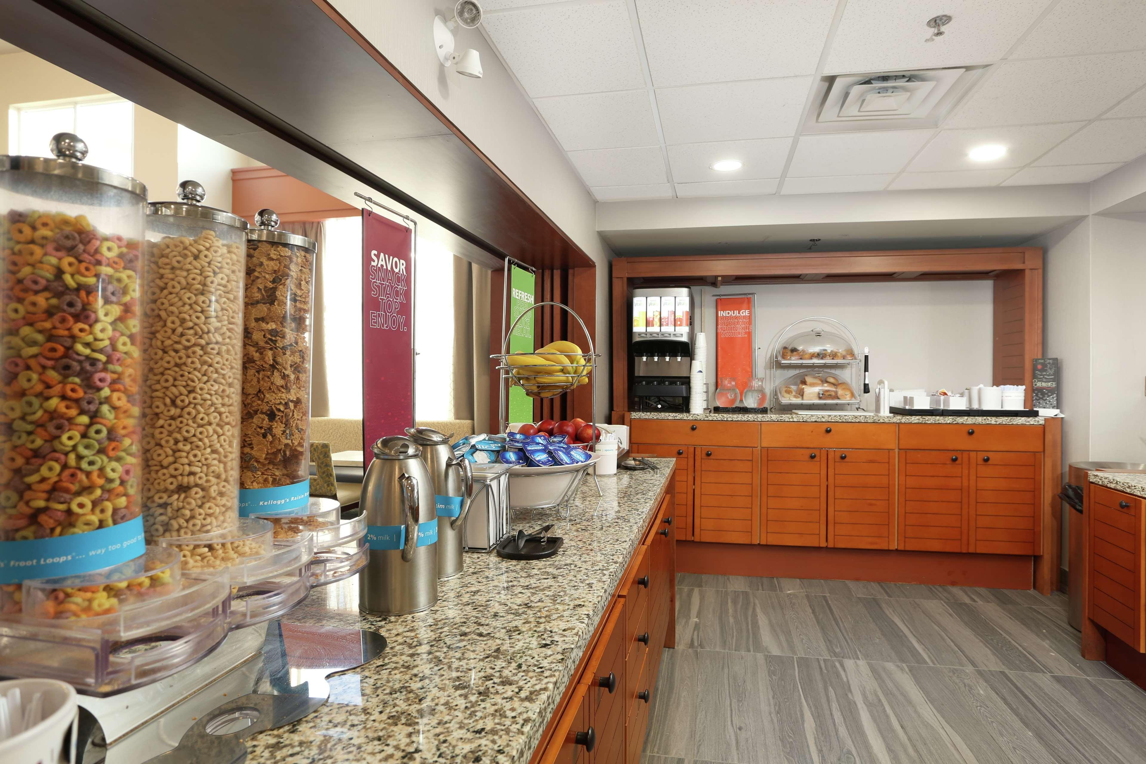 Hampton Inn & Suites By Hilton Barrie Exterior foto