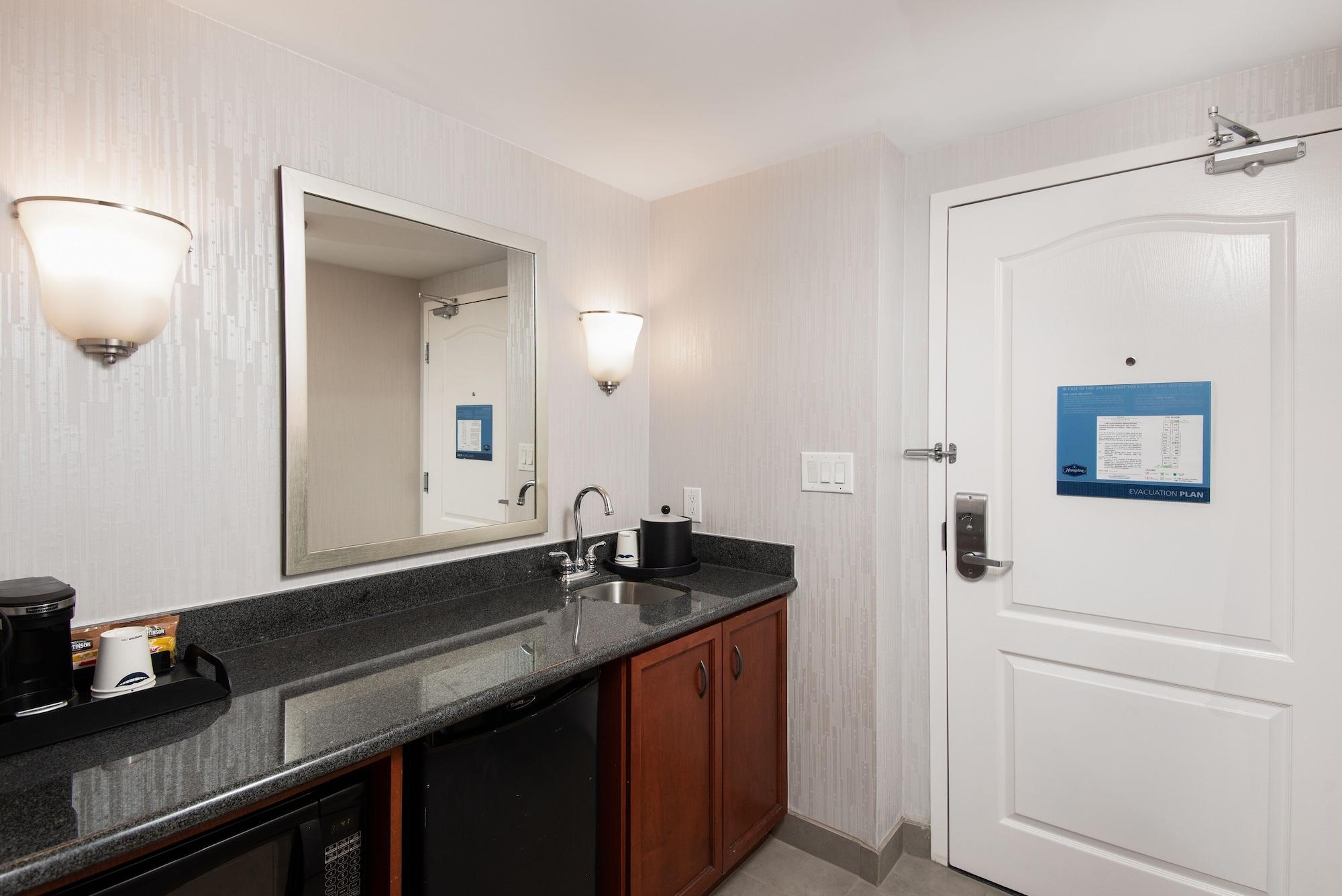Hampton Inn & Suites By Hilton Barrie Exterior foto