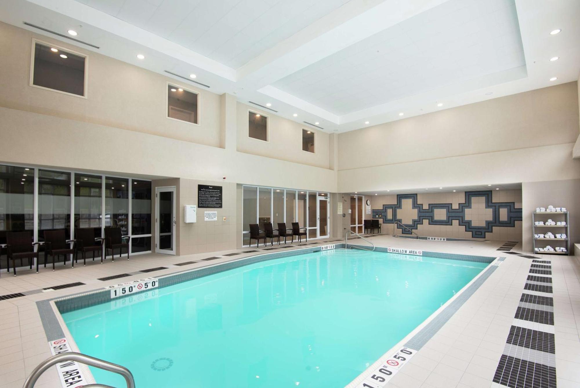 Hampton Inn & Suites By Hilton Barrie Exterior foto