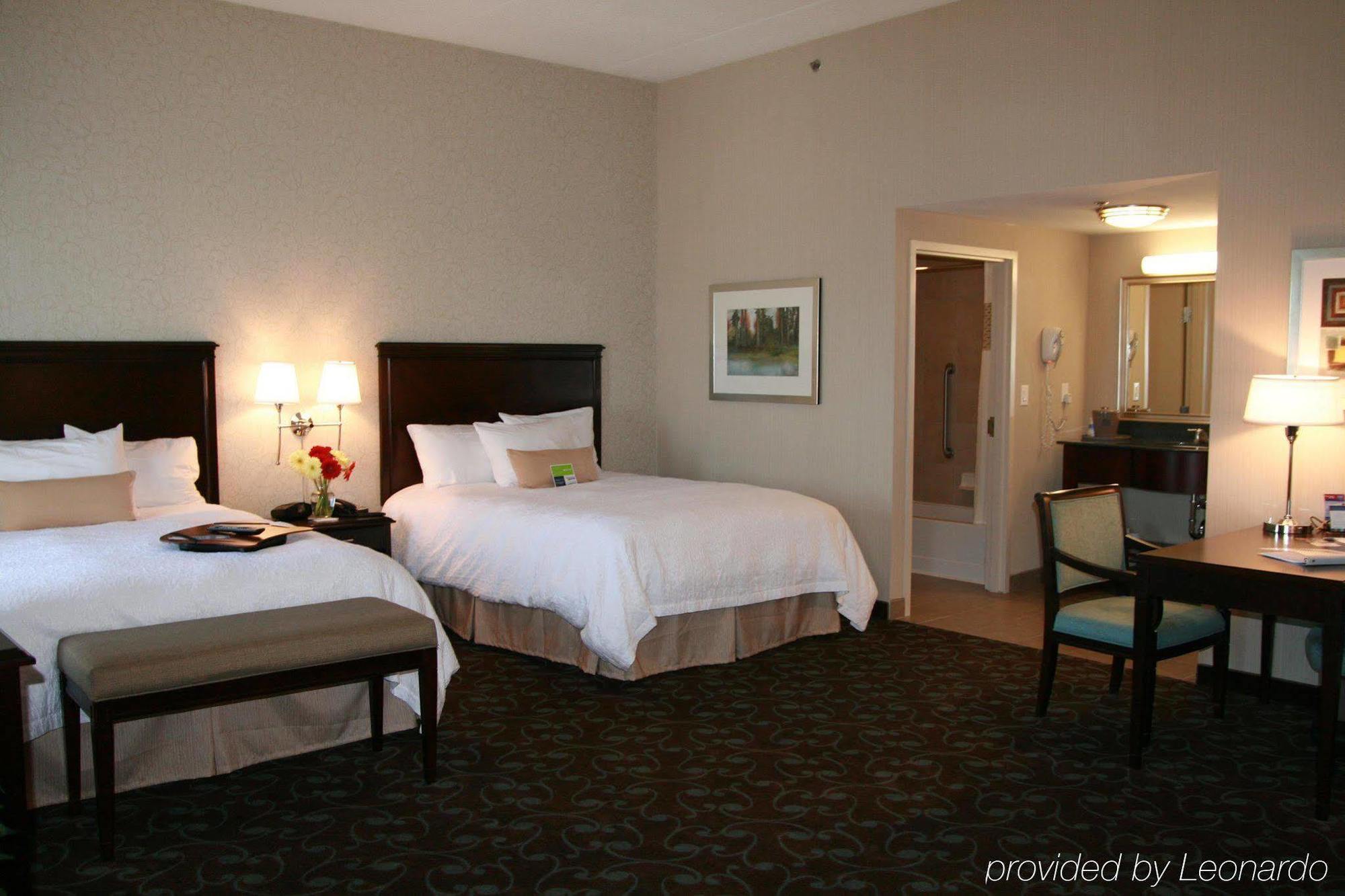Hampton Inn & Suites By Hilton Barrie Habitación foto
